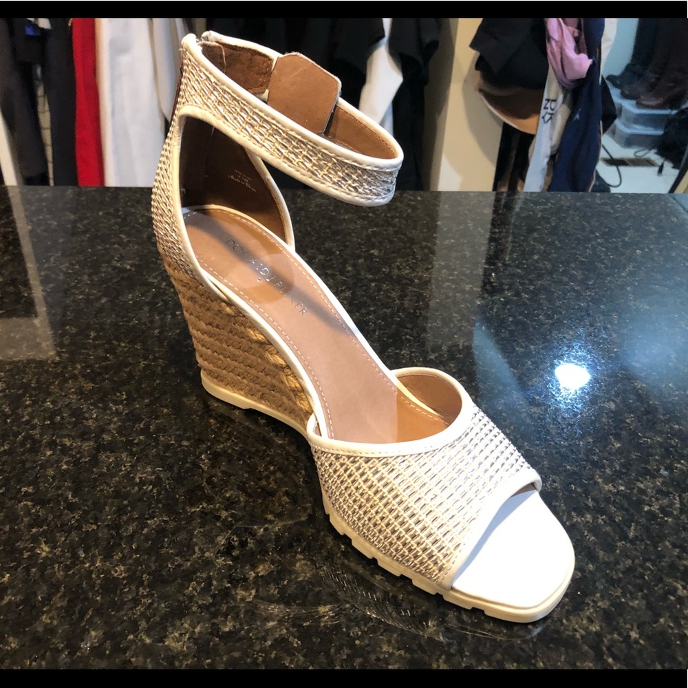 NEW Donald Pliner Brook 9.5 White wedge sandal